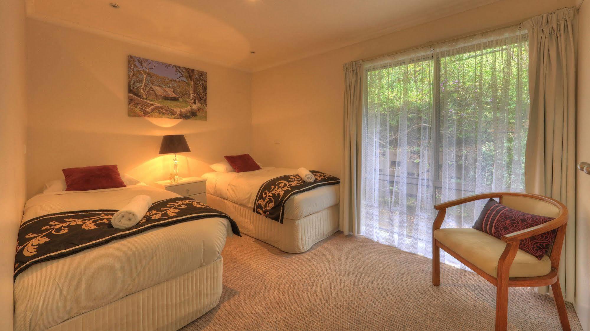 Chestnut Tree Holiday Units Bright Exterior photo